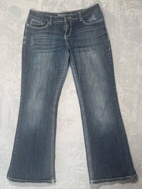 Maurices Curvy Bootcut Jeans Women’s 9/10 Short Medium Wash Stretch Denim